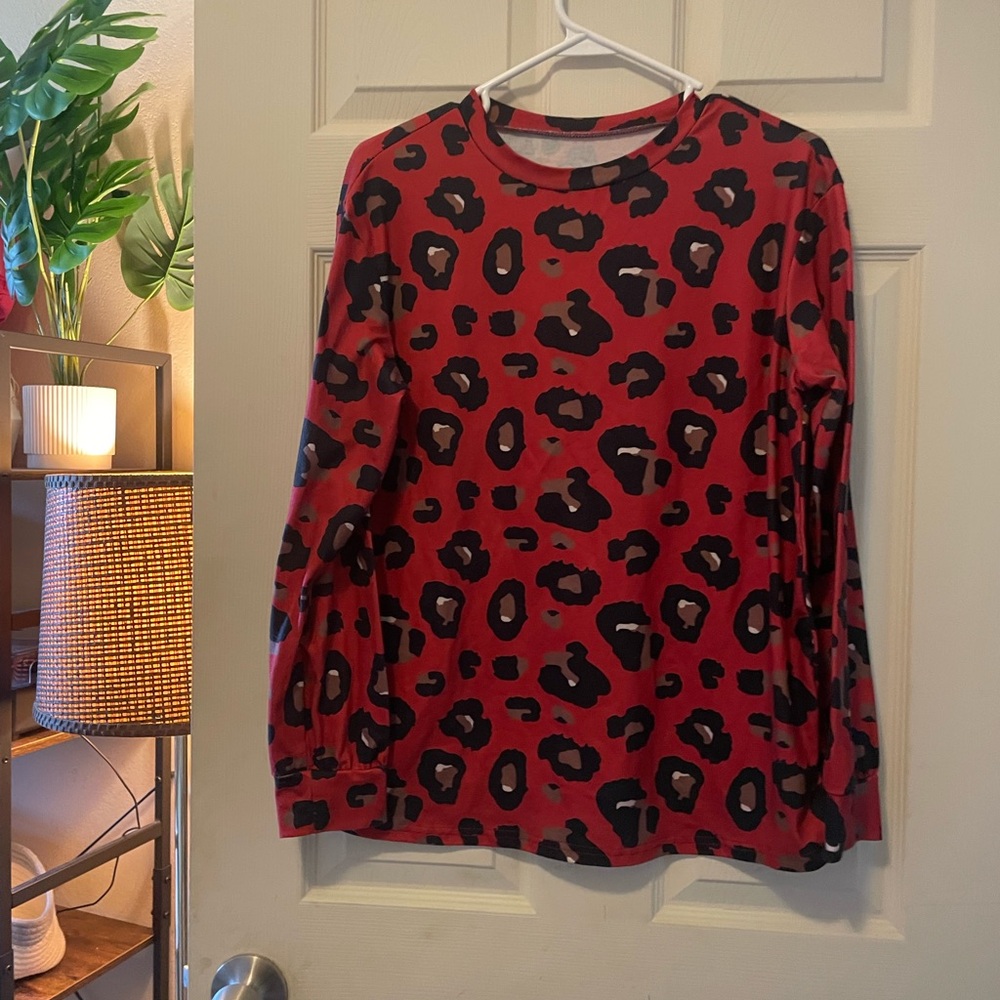 Emery Rose Red Leopard Print Long Sleeve Top-small